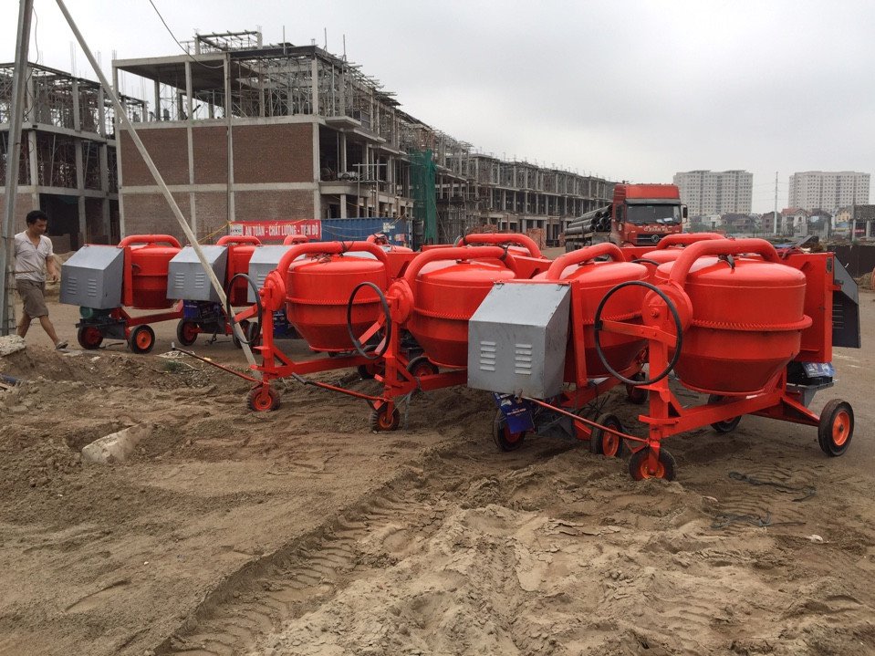 Xe trộn bê tông 350l kiểu nghiêng